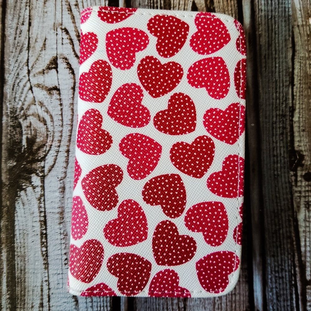 Buxton heart RFID credit card wallet
